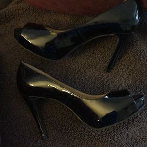 Antonio Melani black patent shoes   - size 8